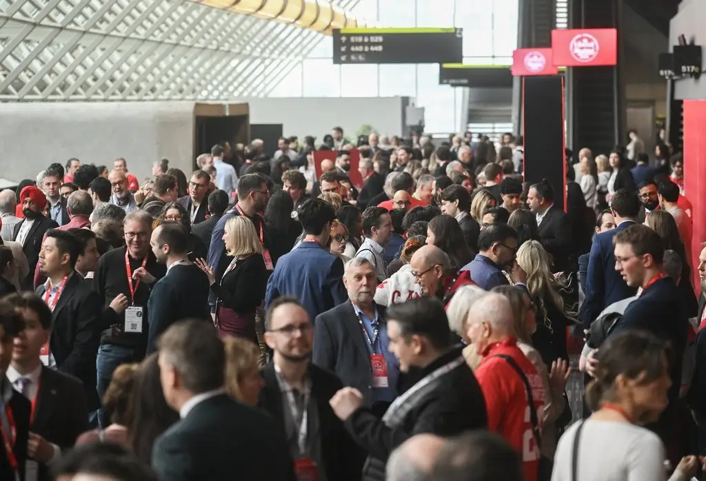 Liberal party adopts motion to ban kids under 16 from social media