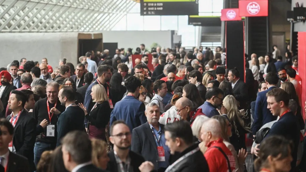 Liberal party adopts motion to restrict kids from social media