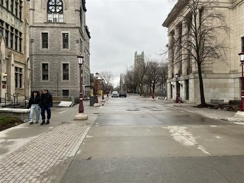 Suspect linked to University of Ottawa lockdown found with replica firearm: police